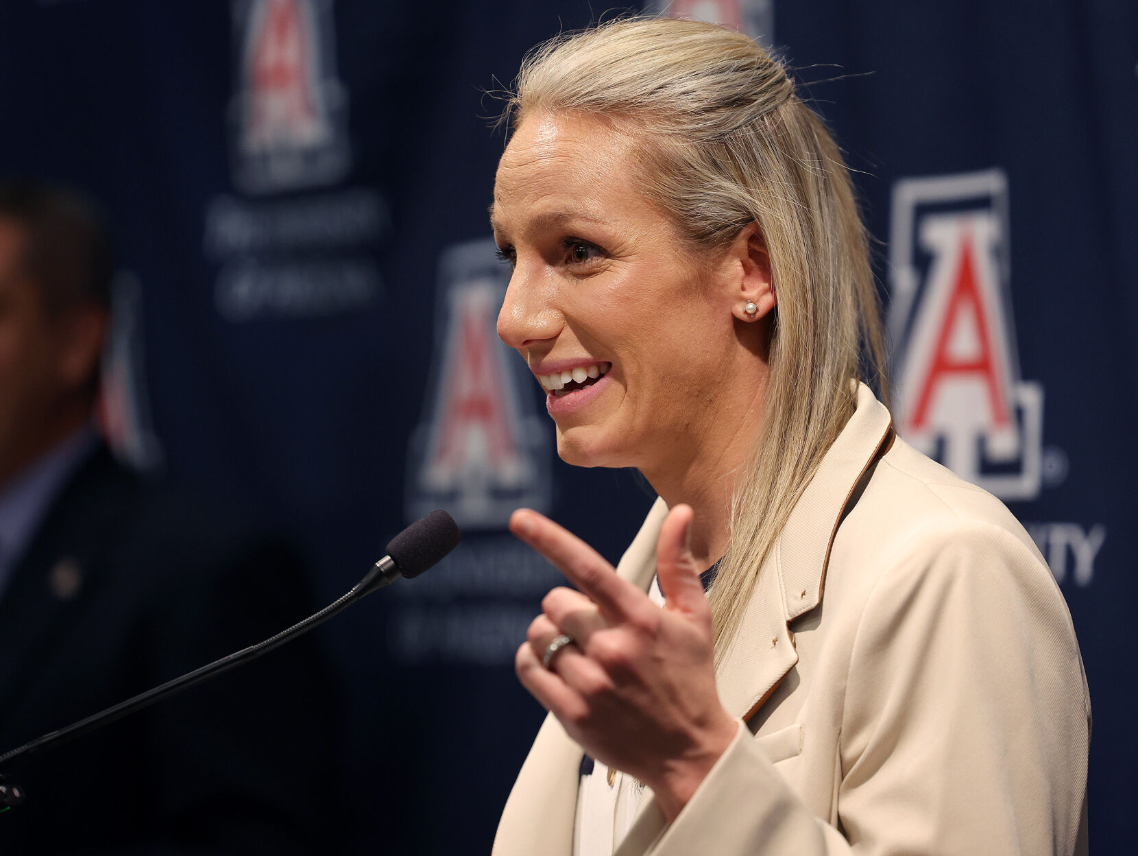 Becky Burke, ÃÛÁÄÖ±²¥ women's basketball